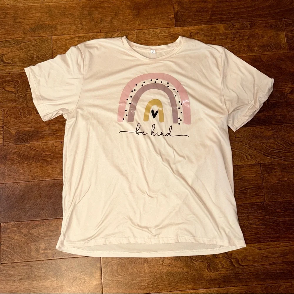 NWOT women’s tshirt - Picture 2 of 4